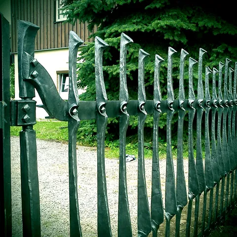 Einfahrtstor handgeschmiedet Detail